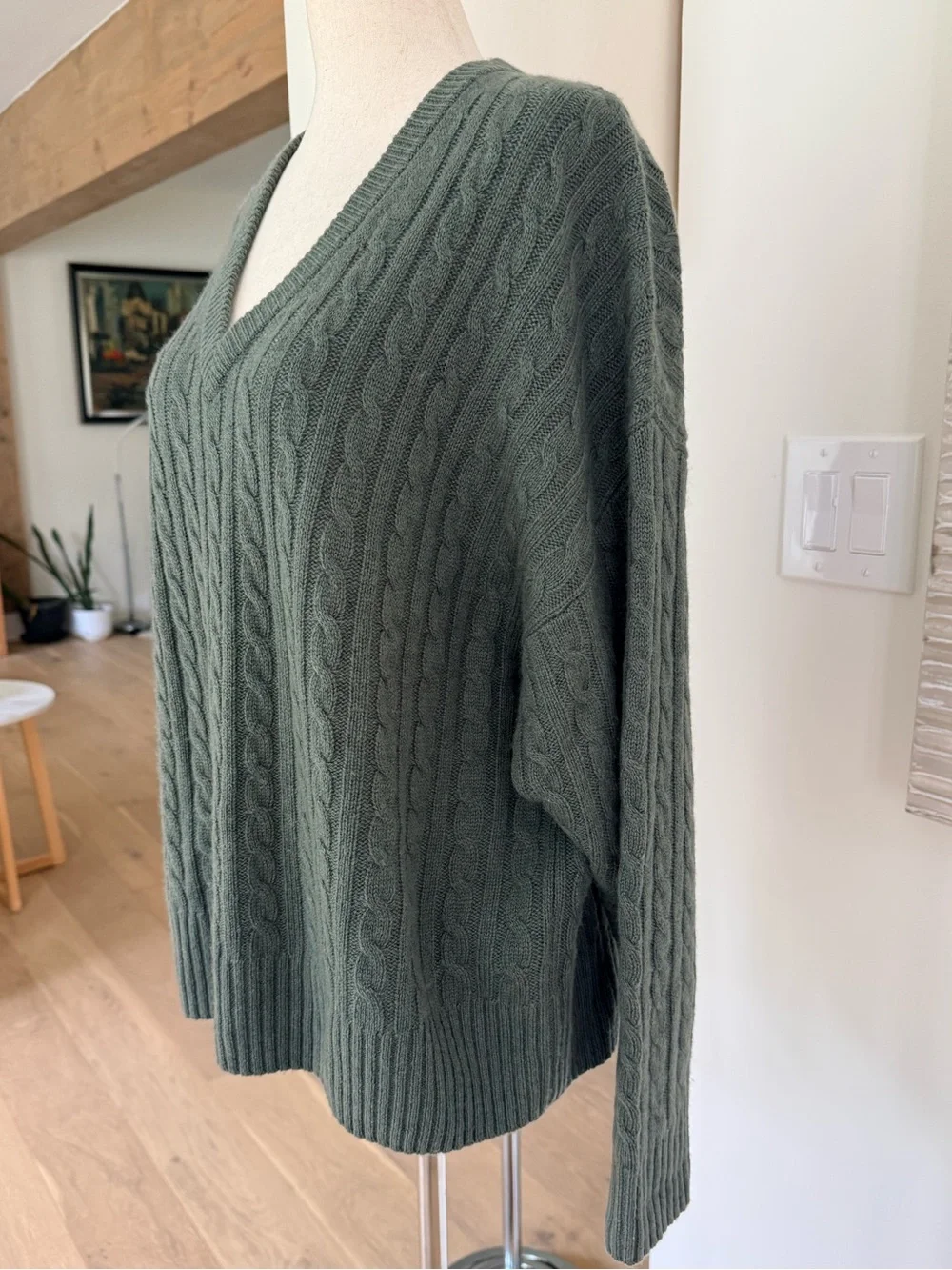 Jenni Kayne Nell V neck sweater in Pine size XS